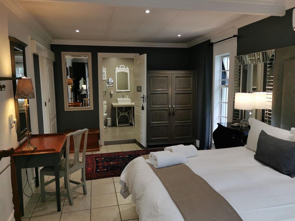 At 98 on Lynburn Guest House