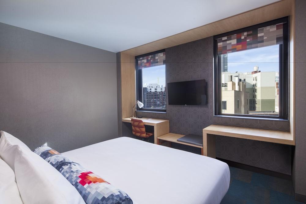 Aloft Long Island City - Manhattan View