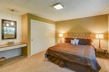 Surf Watch 3 Bedroom Home by RedAwning