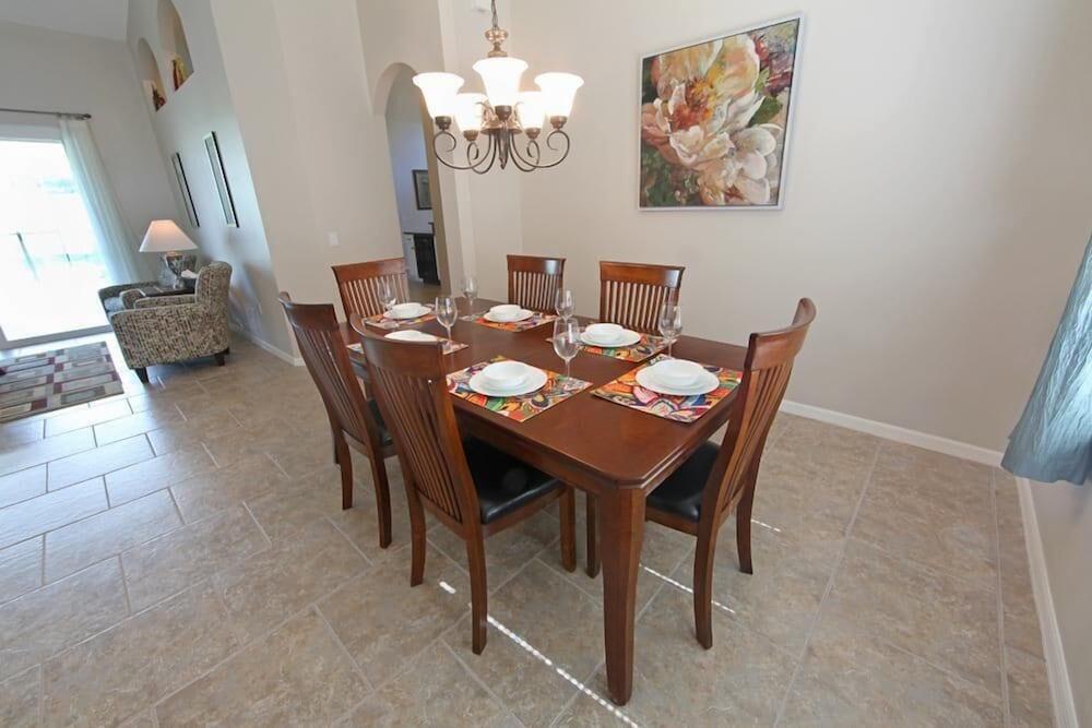 Luxury Home Close by Theme Parks