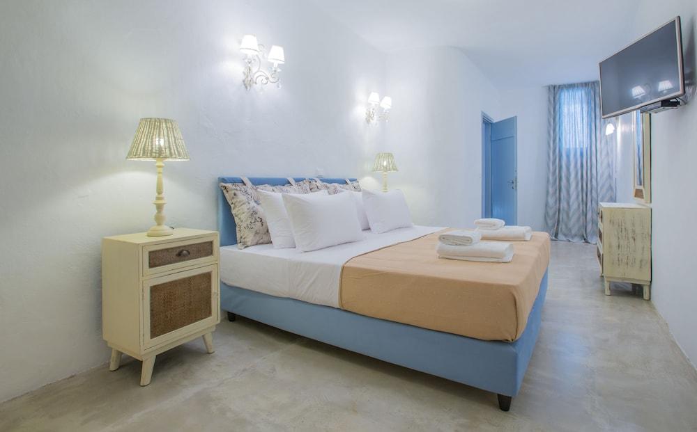Aelia Paros Villas