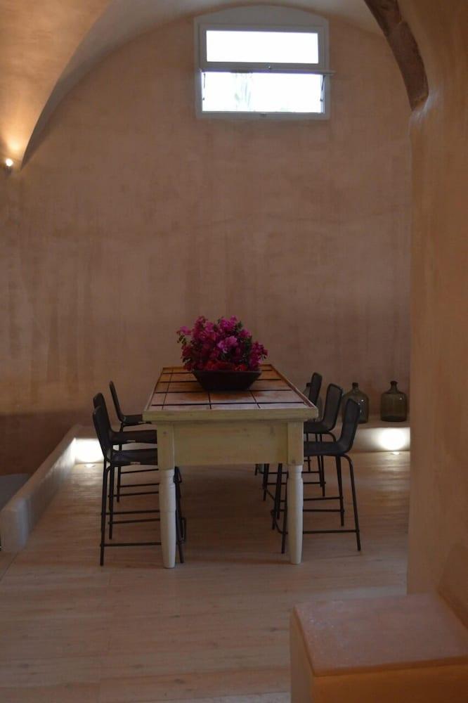 Pyrgos Old winery villa