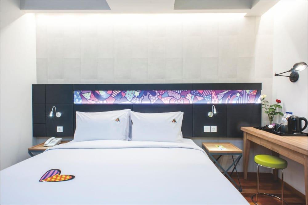 MaxOneHotels at Dharmahusada - Surabaya
