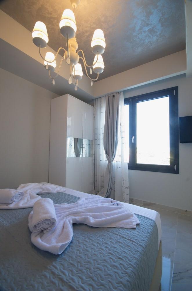 White Pearl Luxury Villas