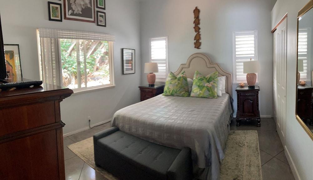 Kona Bay Hale by RedAwning