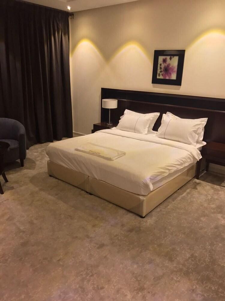 Taleen Granada hotel apartments