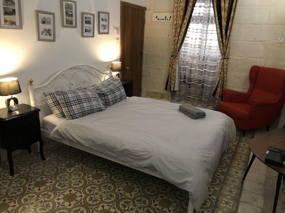 Lee's House Bed & Breakfast Sliema