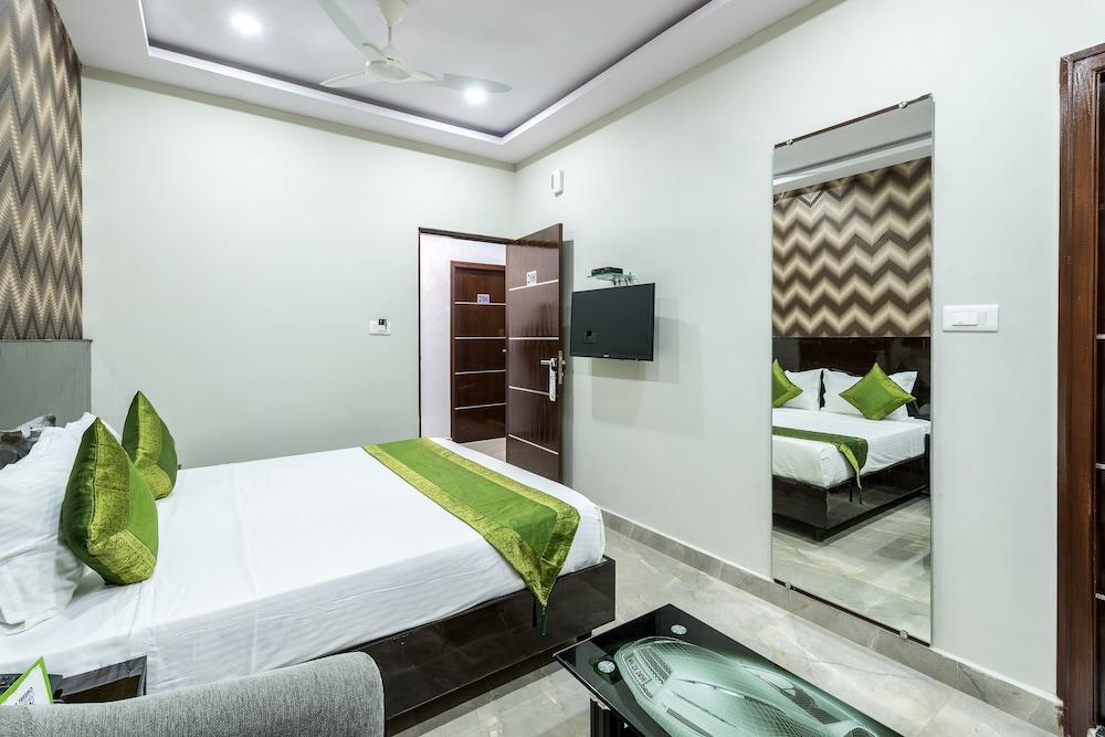 Treebo Greenwood Premier Suites, Old Airport Road