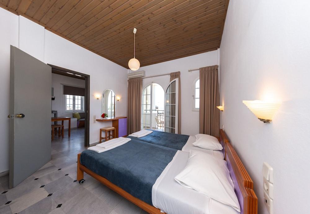 Manias Hotel Apartments