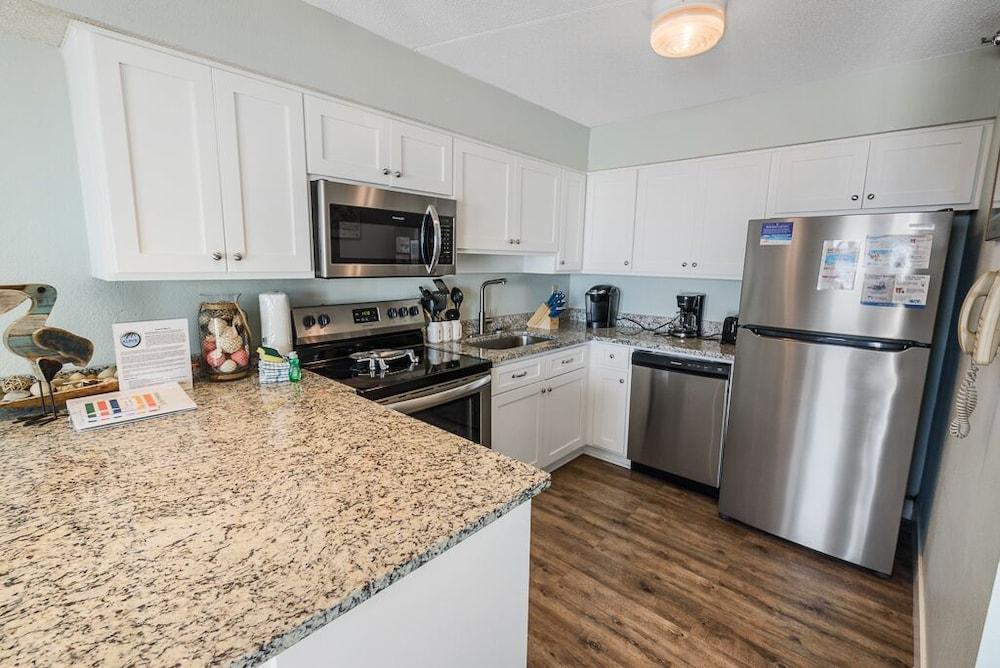 Emerald Skye Condos by ALBVR