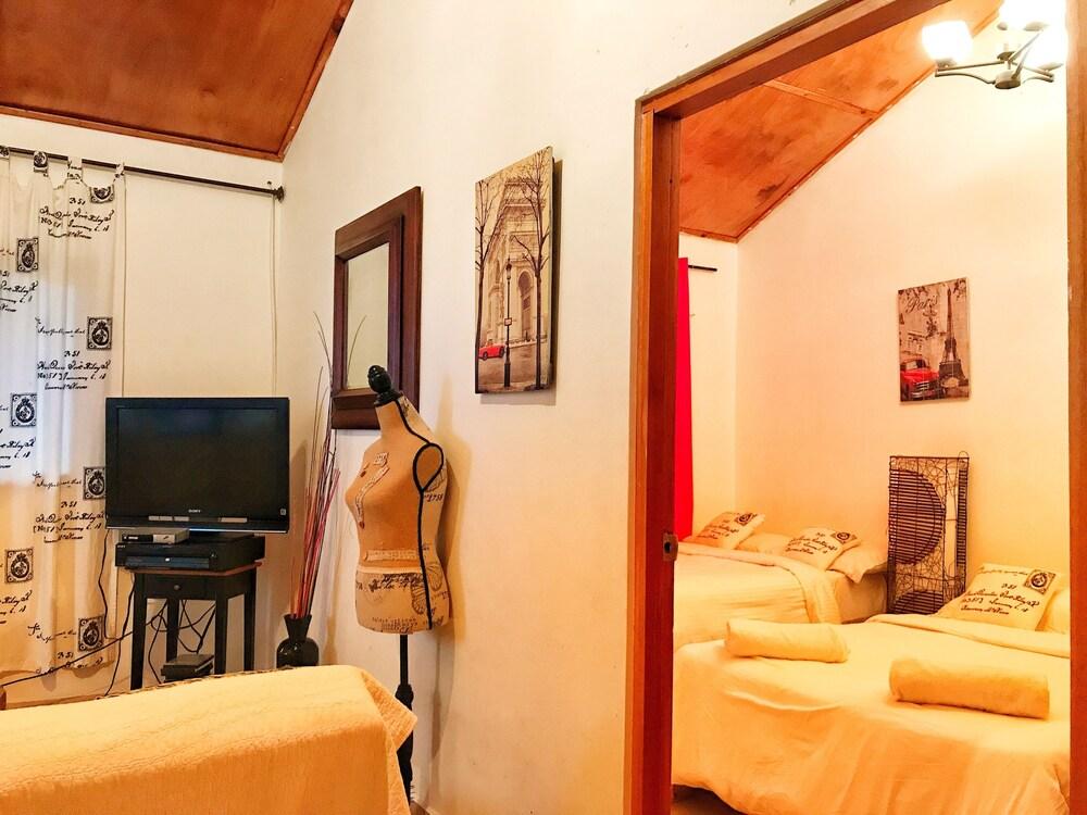 La Petite Maison Cabañas & Hostal