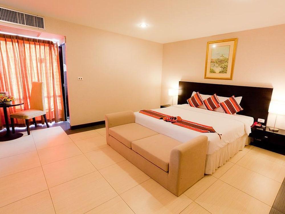 The Residence Airport & Spa