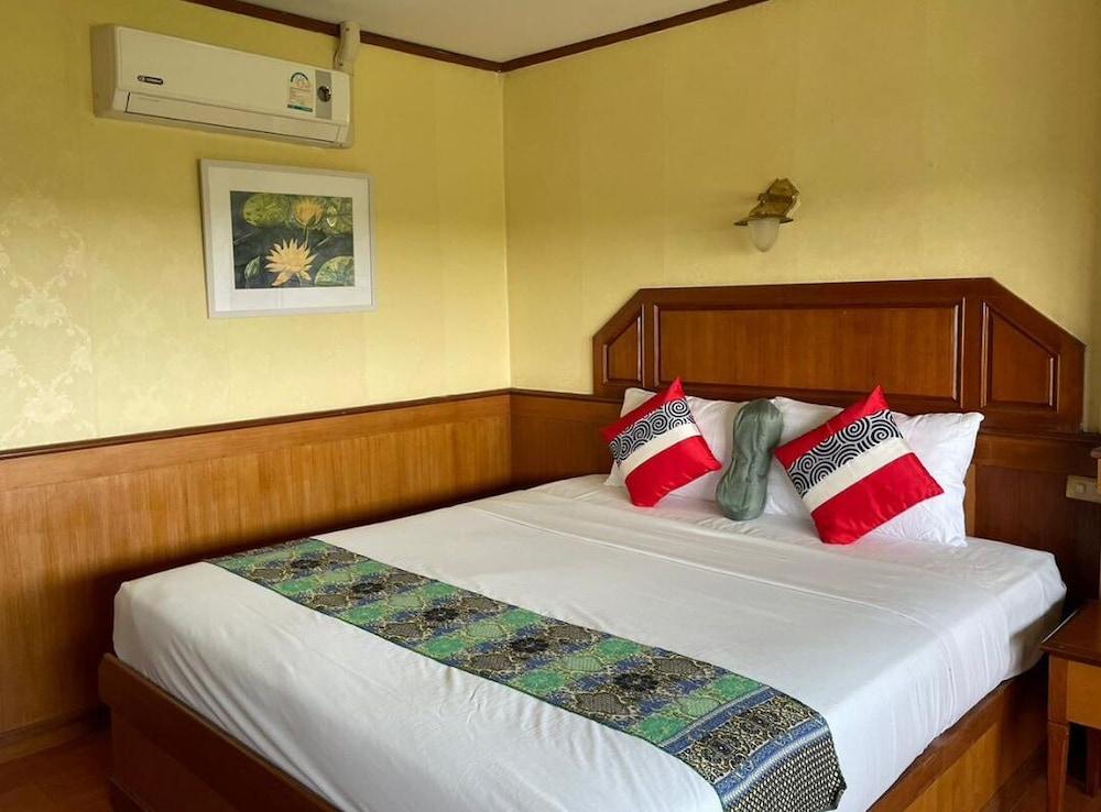 Sakol Grand Palace Hotel