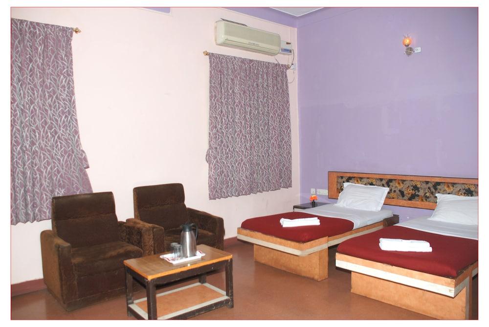 KSTDC Hotel Mayura Vijayanagara