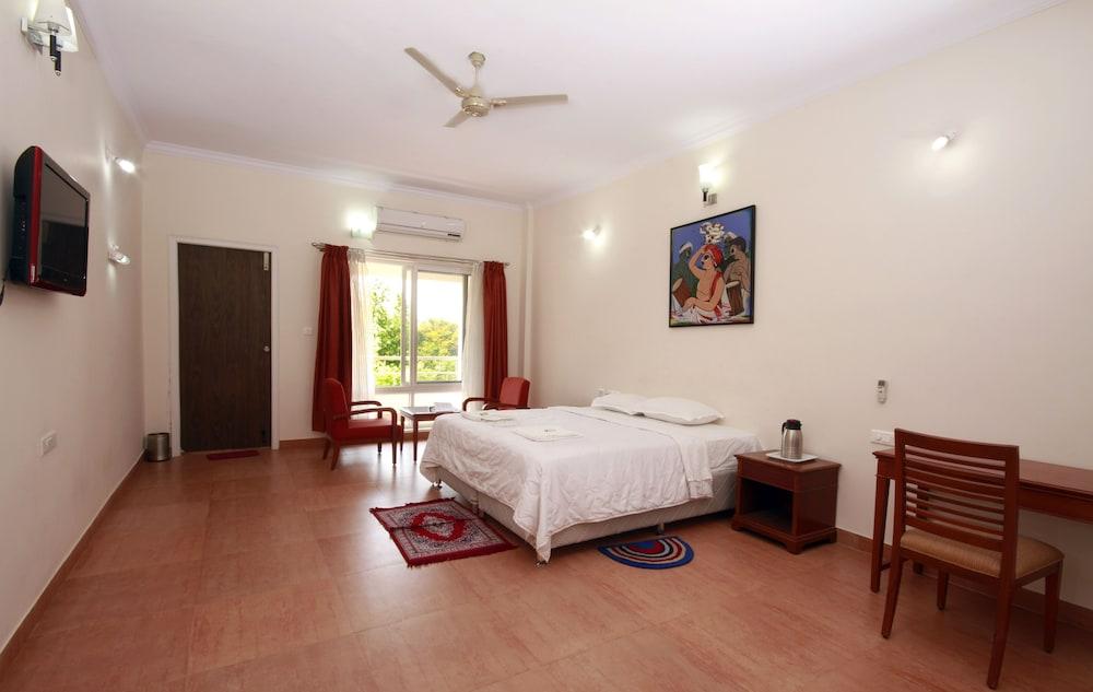 KSTDC Hotel Mayura Kauvery KRS