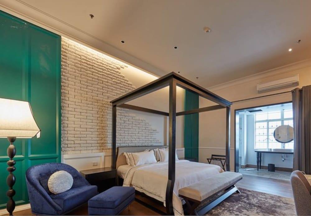 The Edison George Town