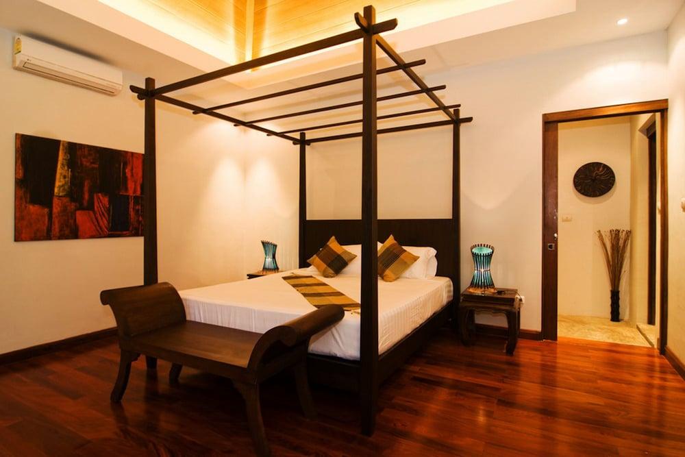 Villa Kama by Holiplanet