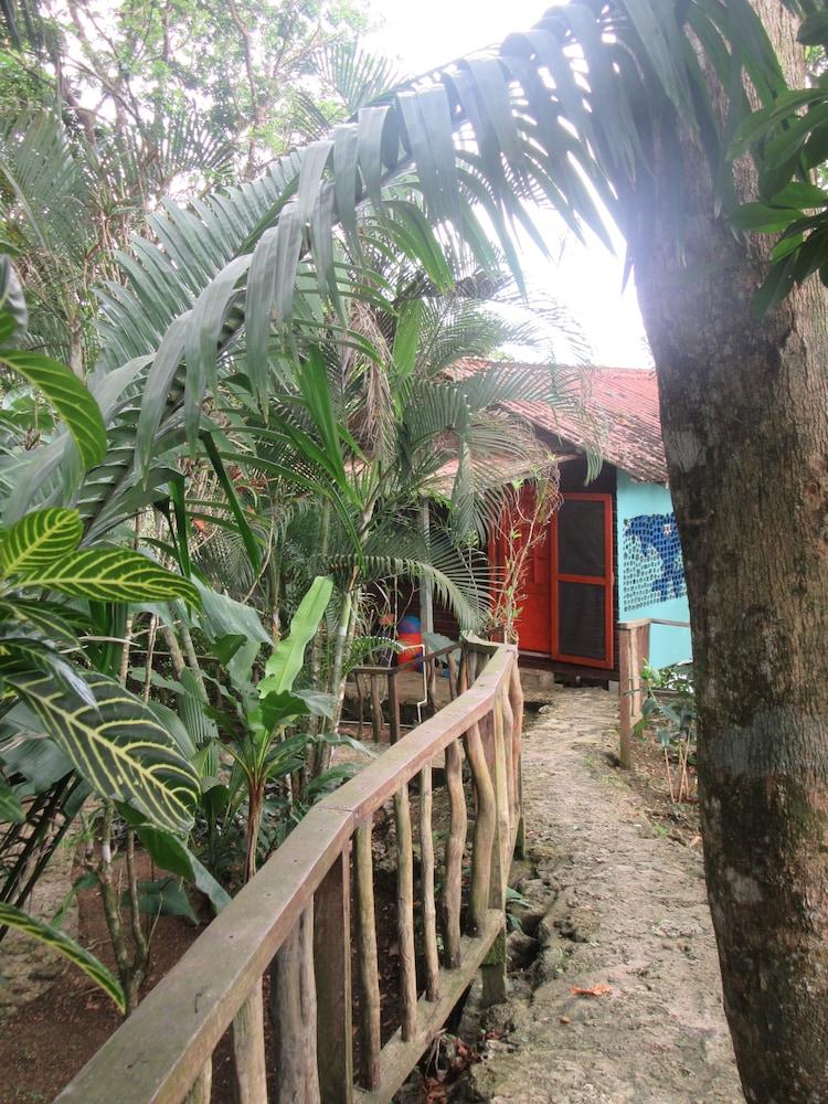 Tesoro Escondido Lodge and Cabins