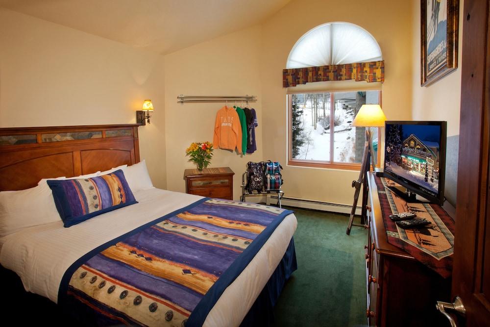 Alpine Village Suites