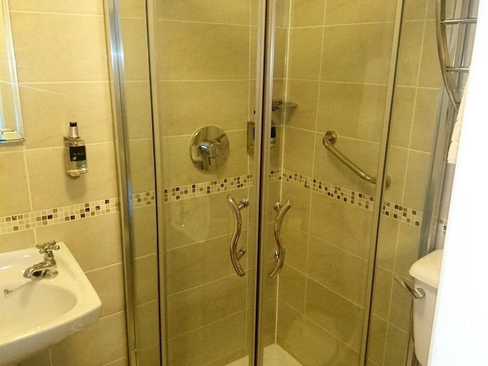 The Beach Day's Bar & B&B