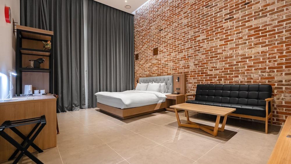 Schweizer Dorf Hotel