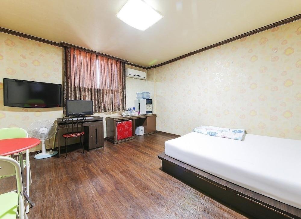 Motel Sangmu Gwangju