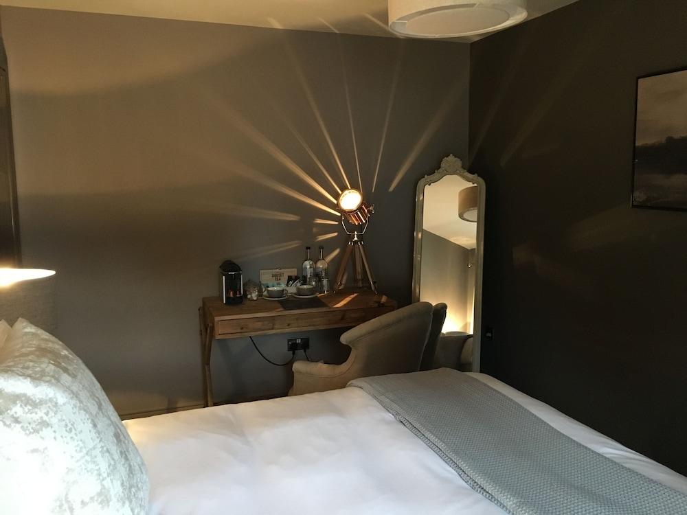 The Lion Hotel - Pub & Restaurant