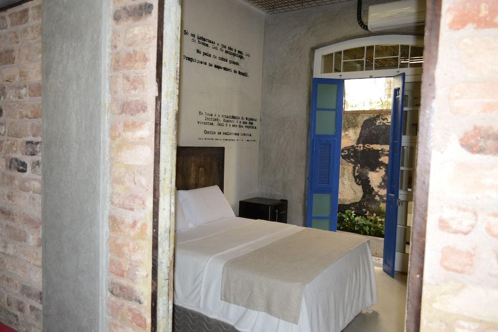 Modernistas Hospedagem e Arte