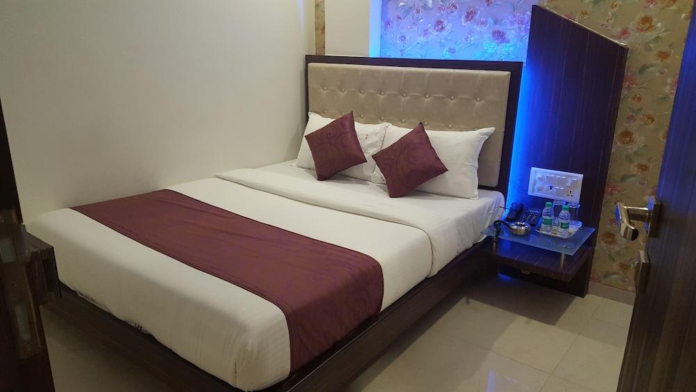 Hotel Sanjary Palace