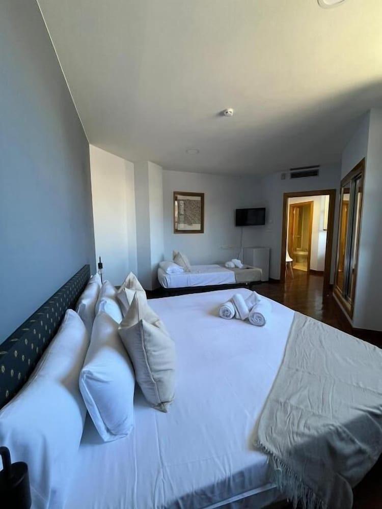 VTZ Orús Factory Hotel - Parking Muy Económico