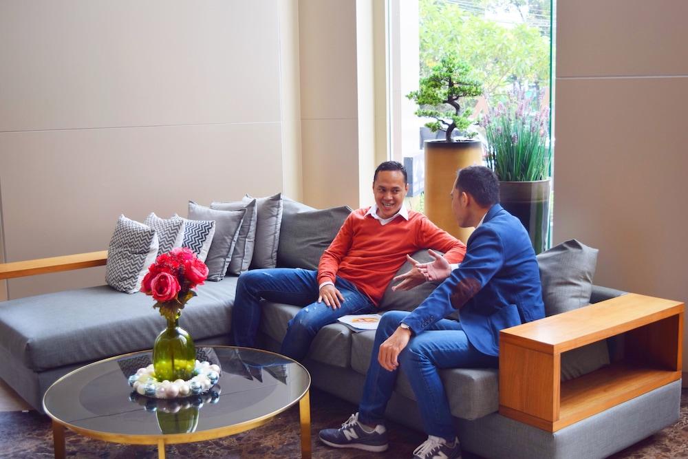 Ashley Wahid Hasyim Jakarta