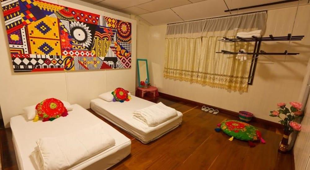 Chezmoi Handicraft & HomeStay