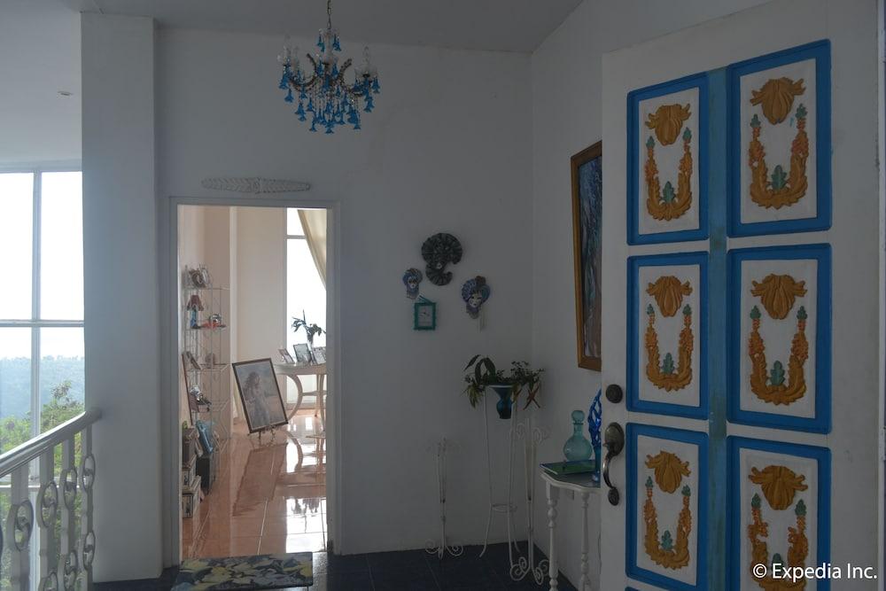 Costiera Fermiliana Tagaytay