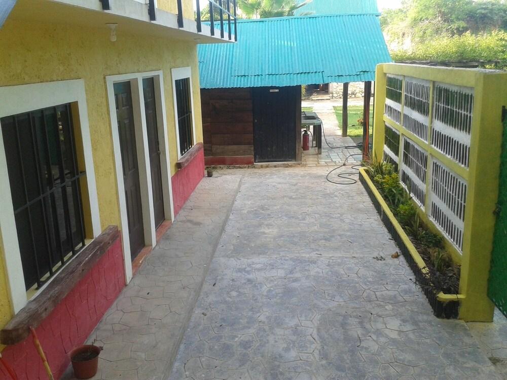 Hotel y cabañas Xanfari