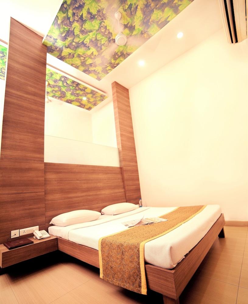 Taj Mahal Hotel Abids