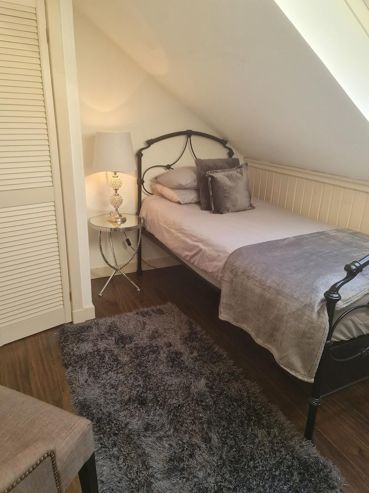 Robert The Bruce Apartment