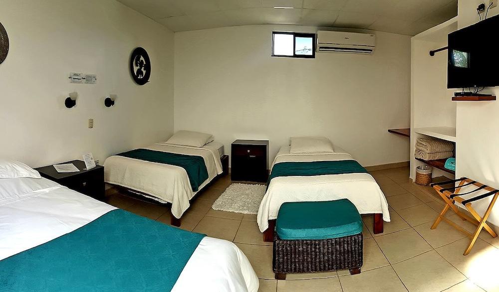 Hotel Isamar Galapagos Beachfront