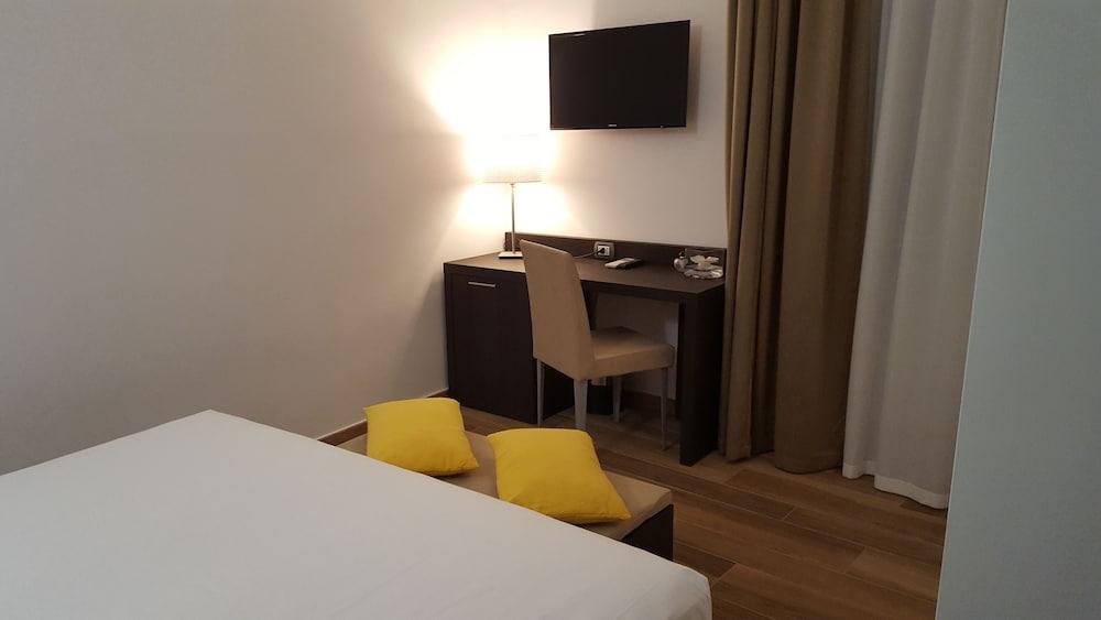 Una Finestra su Monti