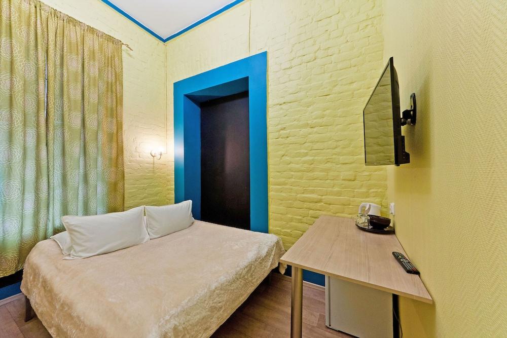 Samsonov Hotel on Dekabristov