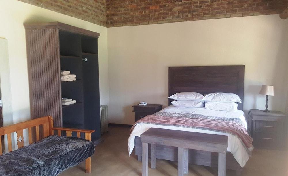 African Flair Country Lodge