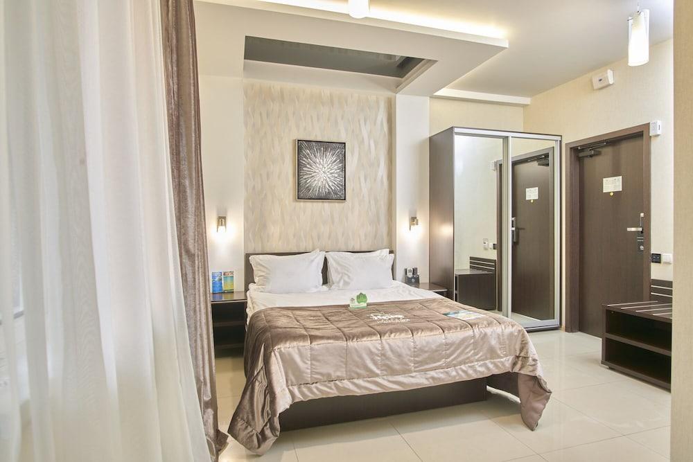 SPA HOTEL NEMO with dolphins