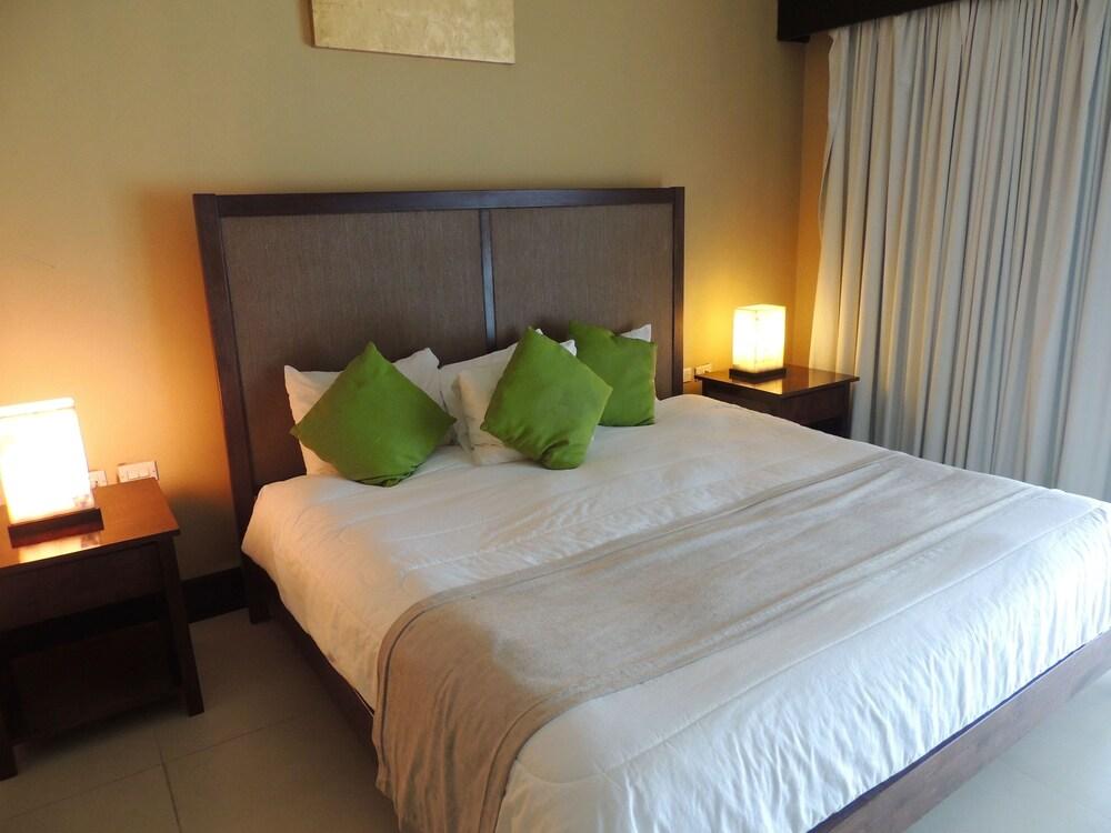 Aldea Thai by Ocean Front