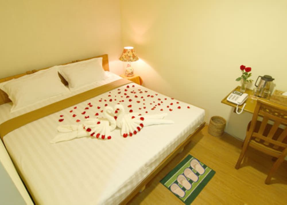 Shwe Htee Guest House Chinatown