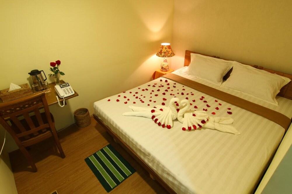 Shwe Htee Guest House Chinatown