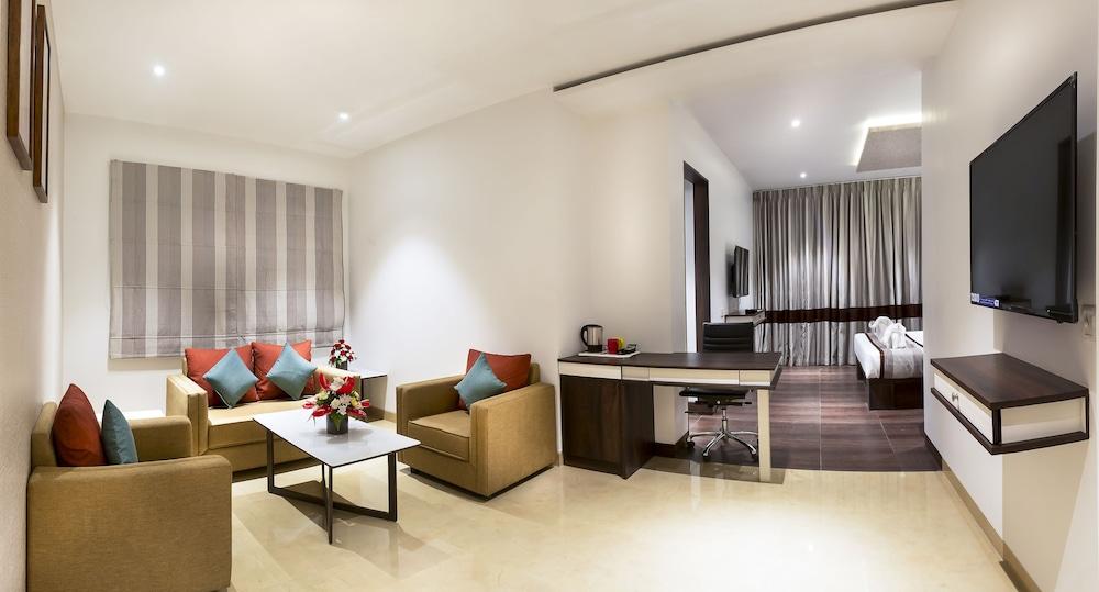 The Lotus Hotel Sameera