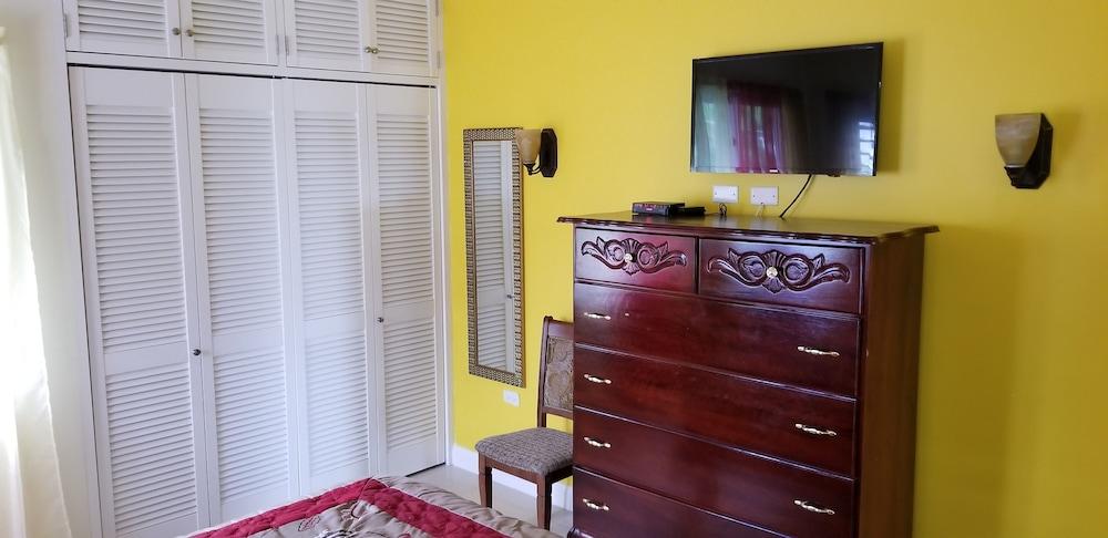 Ocho Rios Villa at Coolshade V