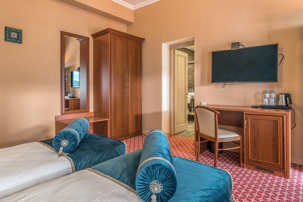 Golden Tulip Borjomi