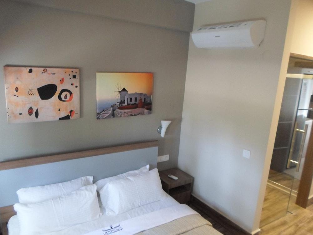 Lighthouse Natalia Aparts