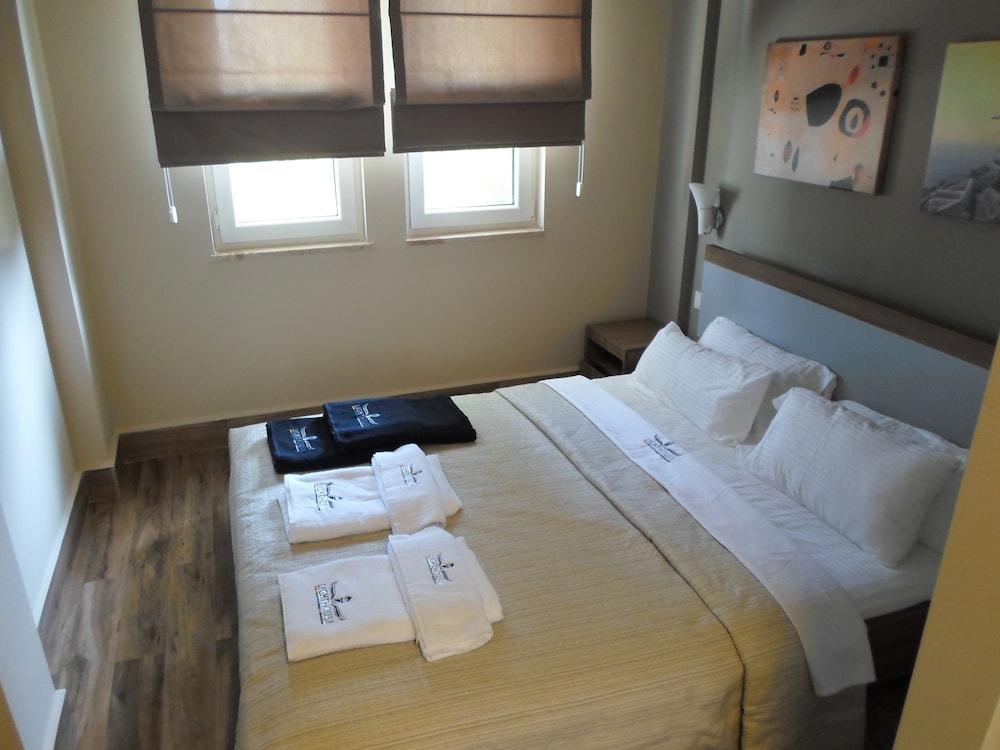 Lighthouse Natalia Aparts