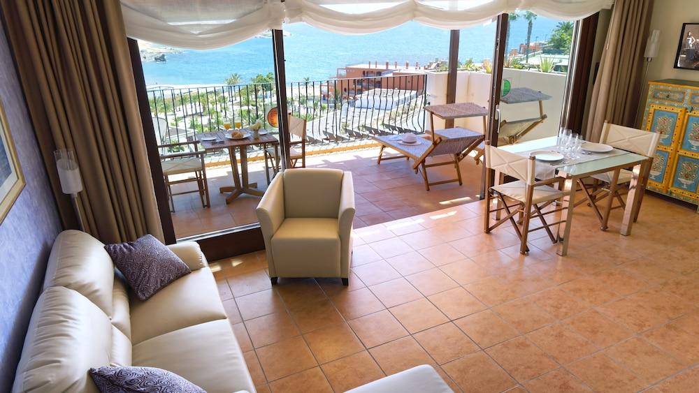 Idyll Suites - Adults Only